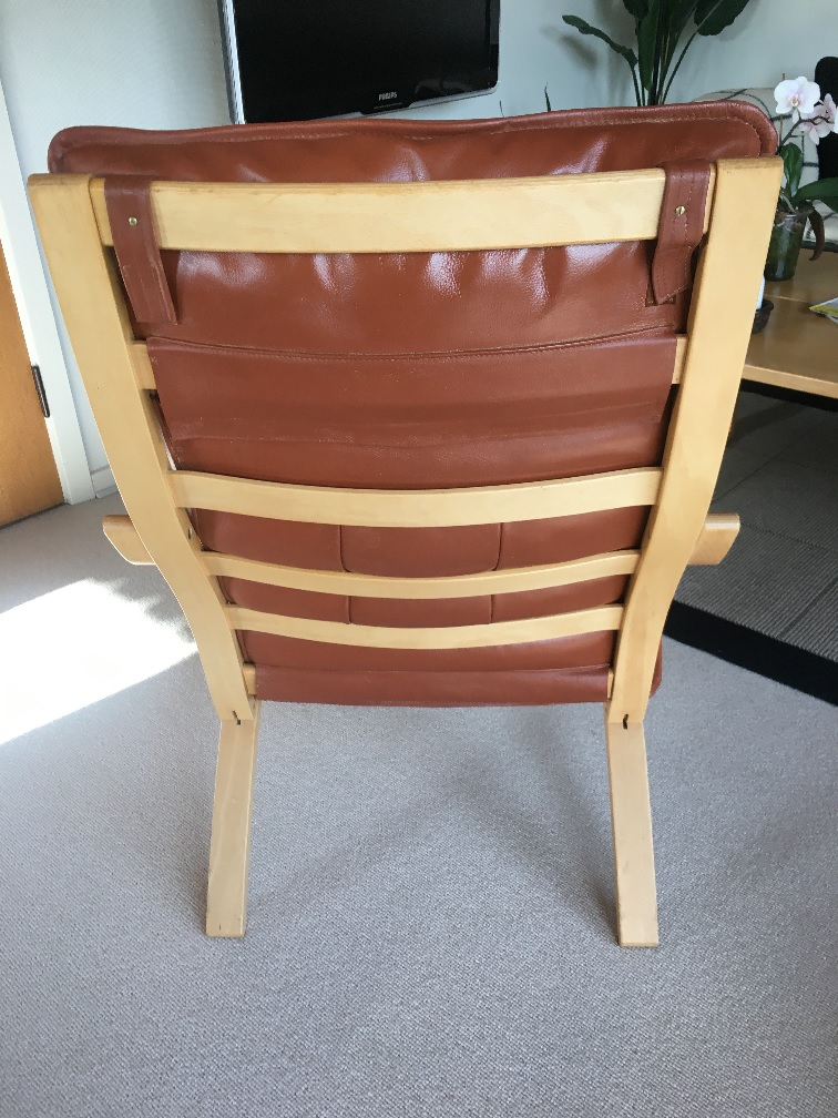 Læderstol opfrisket med læderdækfarve og plejet med Gold Quality Læderfedt